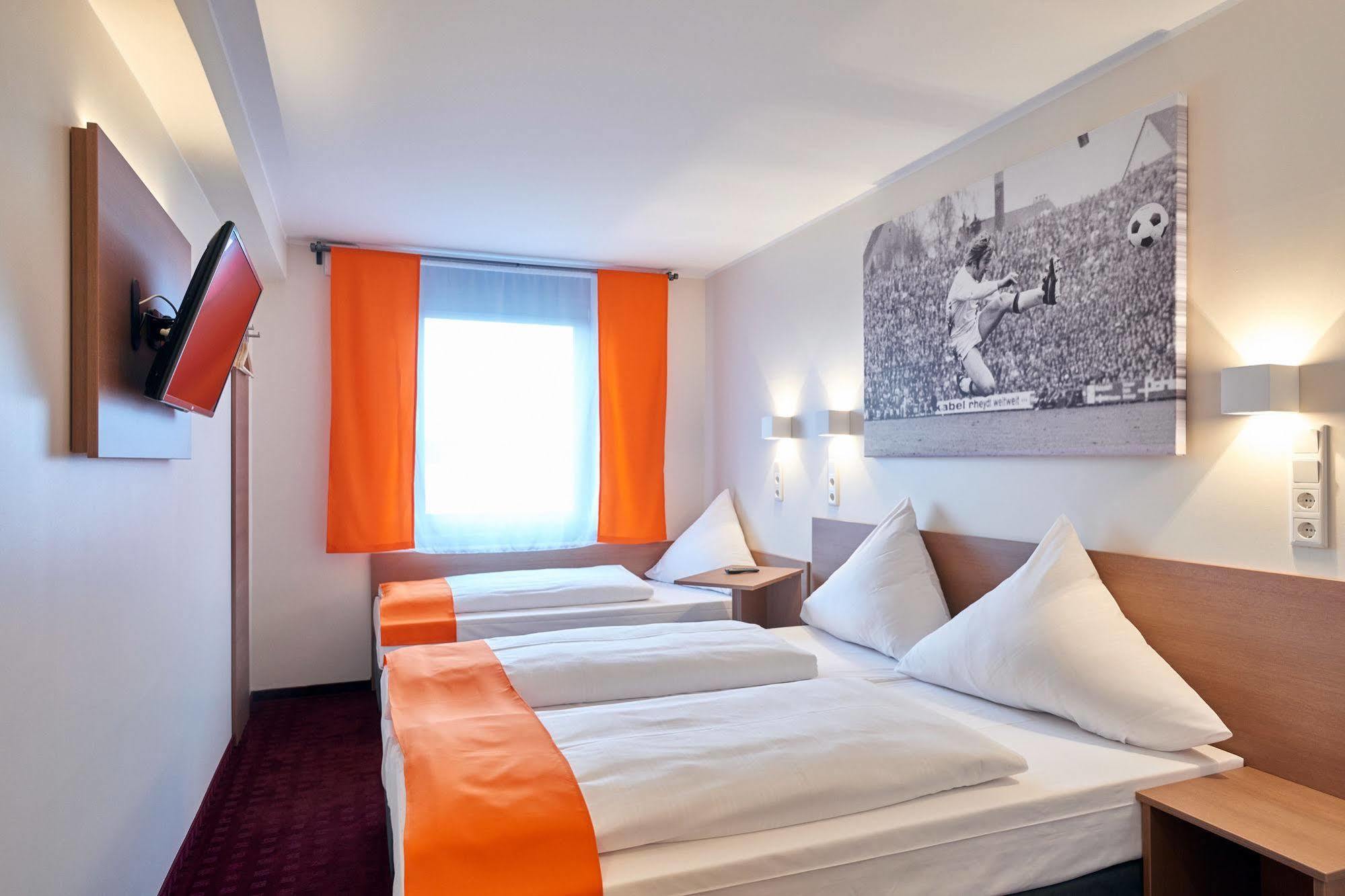 Mcdreams Hotel Moenchengladbach Экстерьер фото