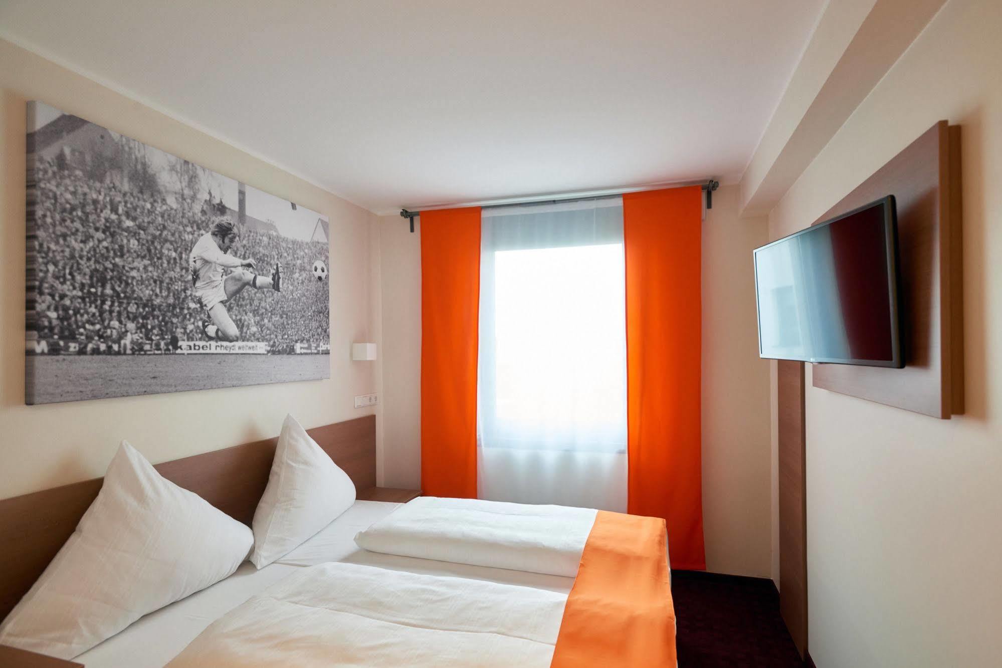 Mcdreams Hotel Moenchengladbach Экстерьер фото